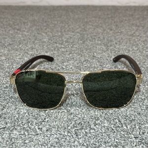 Chili’s Polarized Aviator Sunglasses New